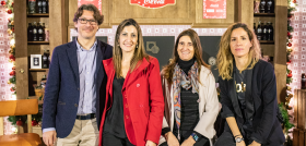 Pedro Fernández, Olga Díaz, Esther Morillas y Carolina Aransay en la presentación de Coca Cola