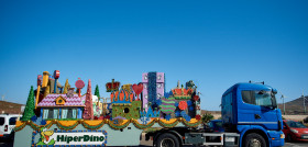 Una de las carrozas de HiperDino para la Cabalgata de SSMM los Reyes Magos