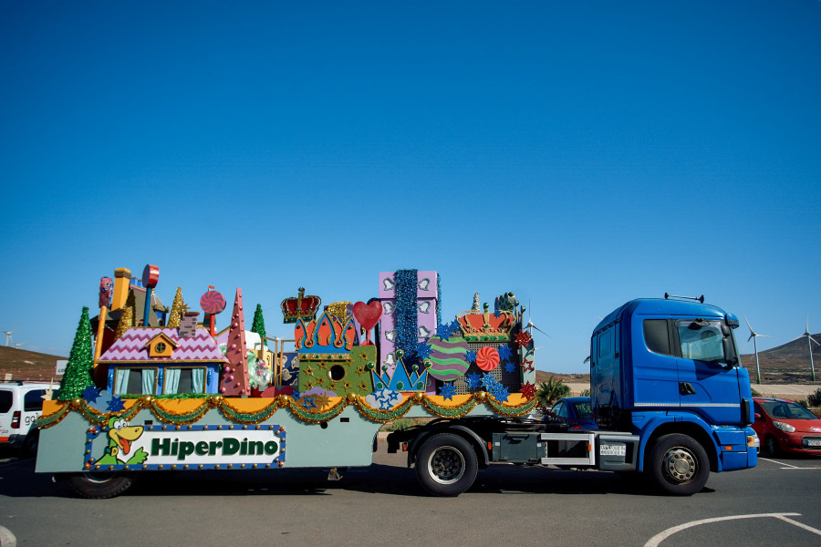 Una de las carrozas de HiperDino para la Cabalgata de SSMM los Reyes Magos