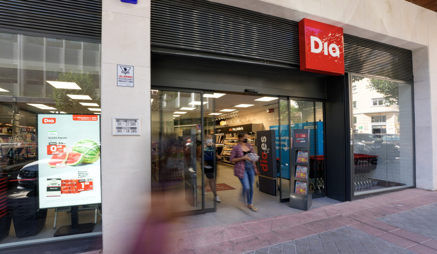 02 Fachada tienda Dia