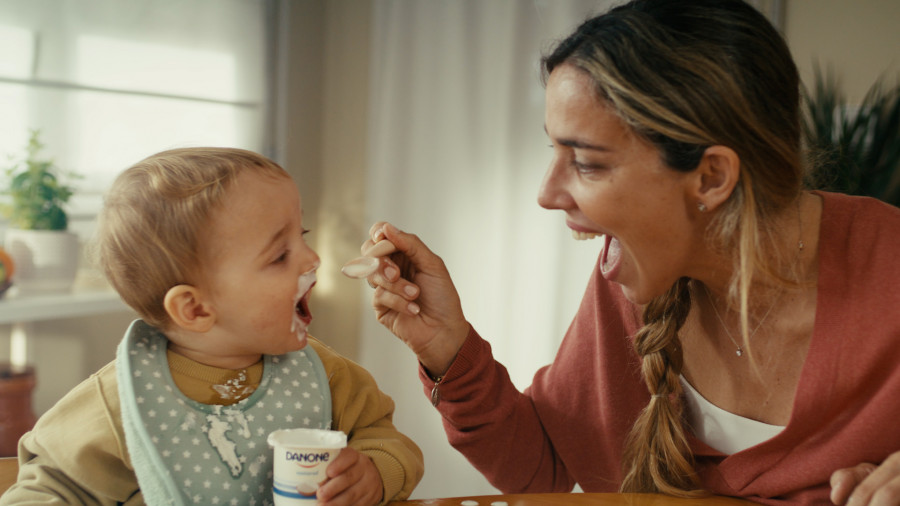 DANONE  Lo esencial es ayudarnos 4