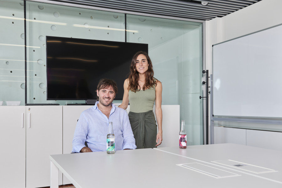 Iñigo Aguirrezabal y Laura Pérez, fundadores de MIWI REAL DRINKS 2