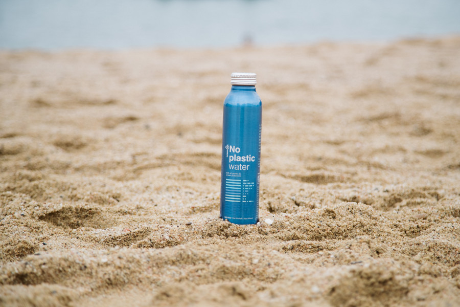 Botella noplasticwater ocean52 playa