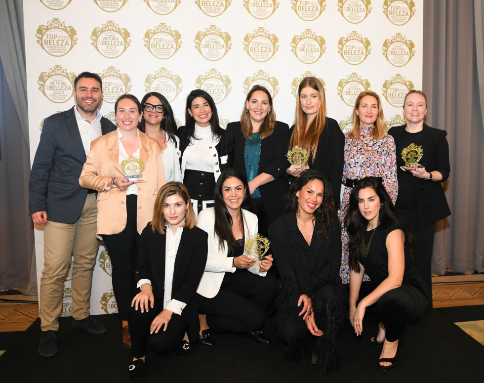Foto 2 Premiados y Embajadoras Premios VICTORIA DE LA BELLEZA 2023