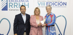 Davinia Domínguez y Virginia Ávila fueron las encargadas de recoger este premio