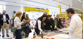 Clientes en la degustación