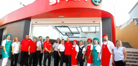 El equipo de SPAR Taliarte antes de la inauguración