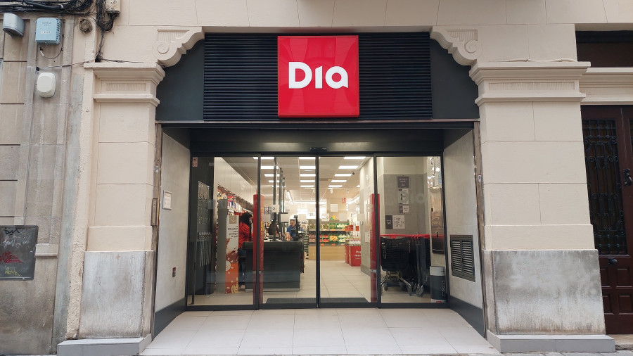 Fachada tienda reducida