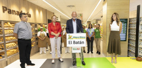 Autoridades en el acto de inauguración celebrado hoy