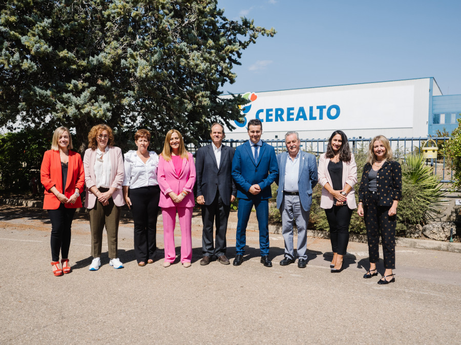 El ministro de Industria, Comercio y Turismo en funciones visita la fábrica de Cerealto en Venta de Baños