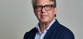 Benjamin J Babcock