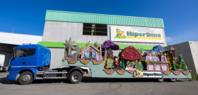 Carroza de HiperDino participante en la Cabalgata de Reyes de Puerto del Rosario (Fuerteventura)