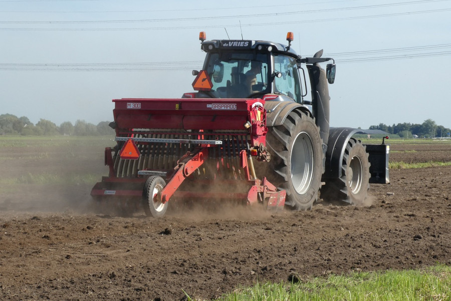 Tractor 3859930 1280