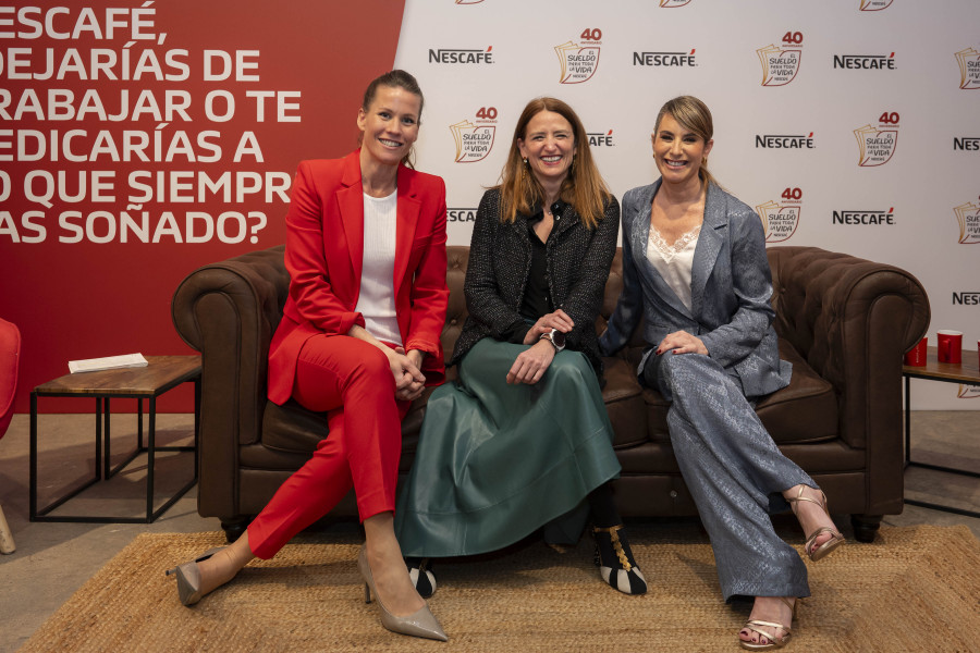 NESCAFÉ María Fernández, coach de emprendimiento  Meritxell Alegre, directora de Cafés de Nestlé España  y Ainhoa Arbizu, periodista