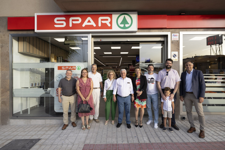 Representantes de SPAR y el Ayuntamiento