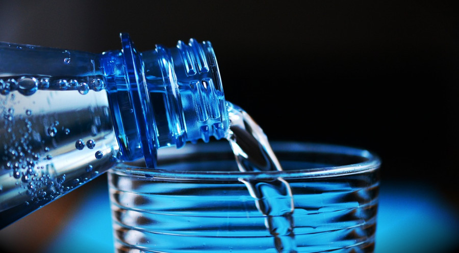 Bottle 2032980 1280 (1)