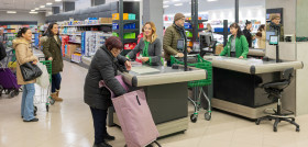 Interior del supermercado Mercadona ubicado en Algemesí (Valencia) 01