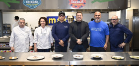Foto de familia evento sellos Makro