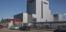 0325   Fábrica de Nestlé en Girona
