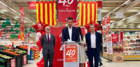 Izqda a dcha  Miguel Chavarría (alcalde Alboraia), Roberto Cano (director de Alcampo Alboraia), María Isabel Sáez Martínez (Directora general de Comercio) y Jorge Miguez (director Alcampo en la Co