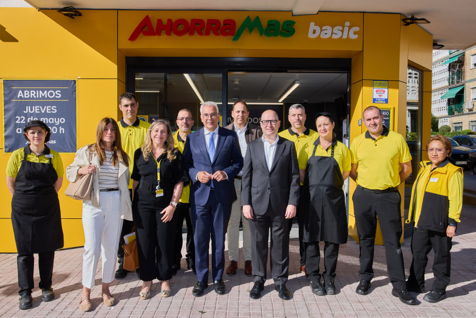 Foto de familia Ahorramas Carabanchel