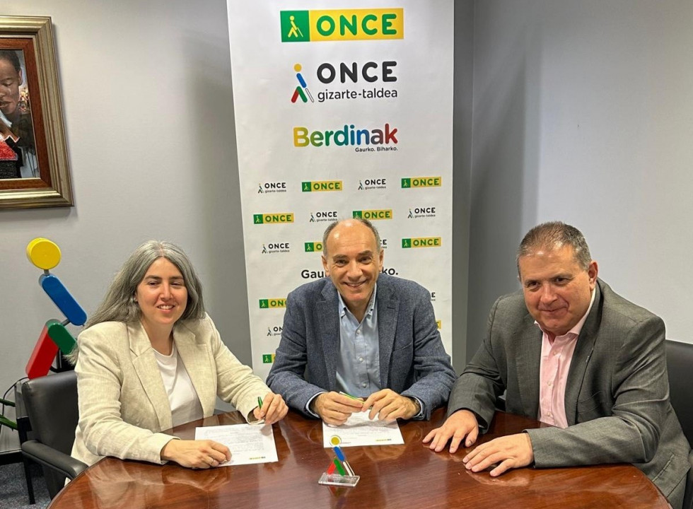 100625 Firma Convenio EROSKI y ONCE