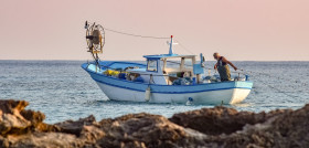 Fishing boat 5736839 1280