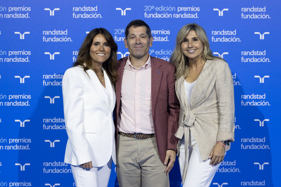 250707 Convenio con Randstad (1)